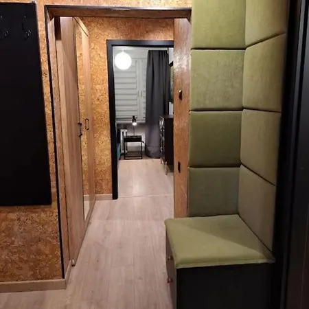 Apartment 21 *