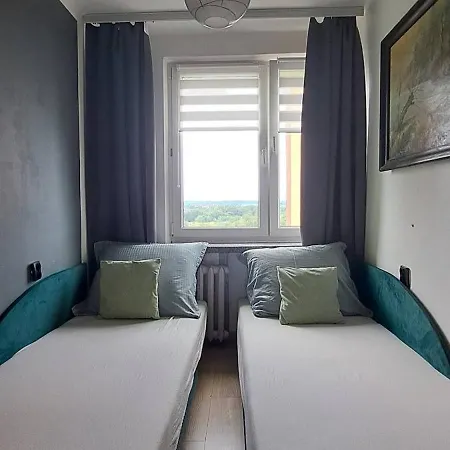 21 Apartment *